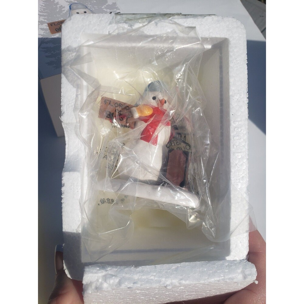 Department 56 Lucky The Snowman, Dated 2019 6003175-FLORIDA SNOWMAN - Picture 10 of 10